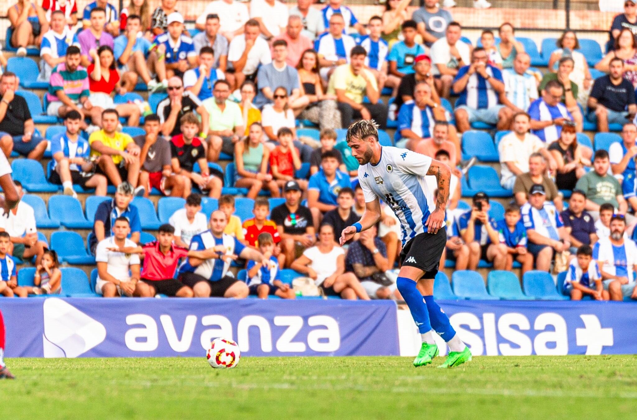 Samu Vázquez, jugador del Hércules, frente al Real Murcia