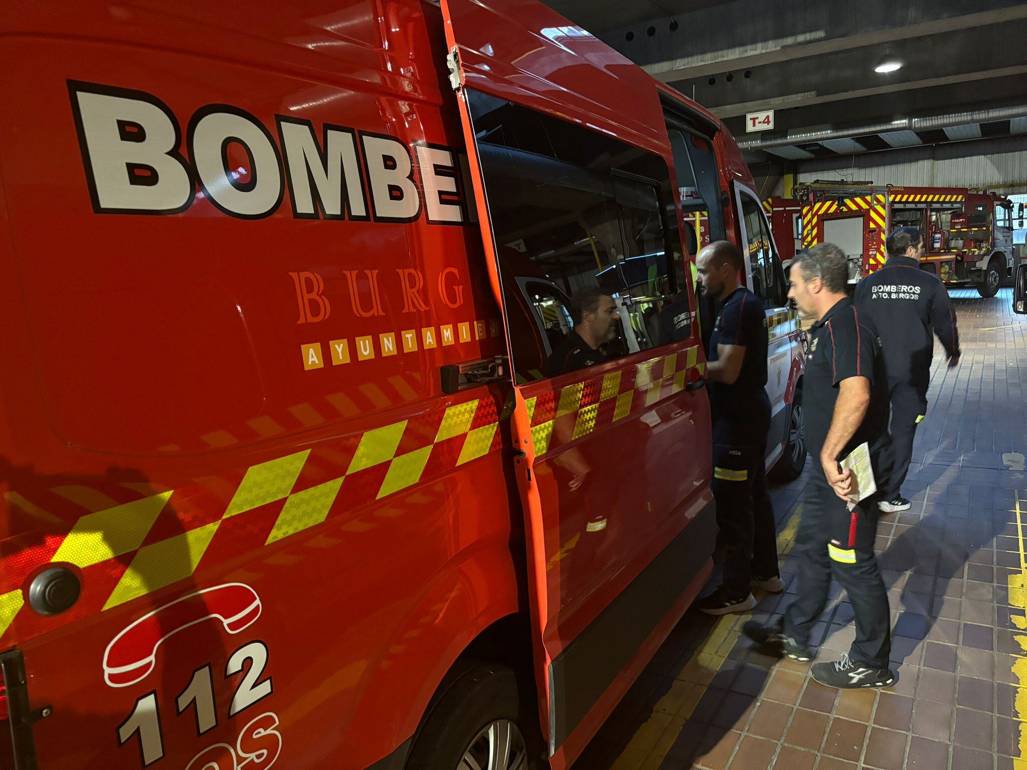 Convoy de los bomberos de Burgos preparados para viajar a Valencia