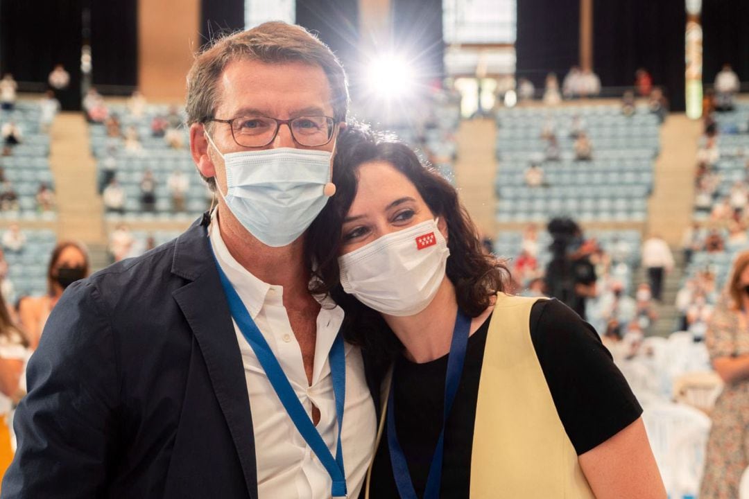 Alberto Núñez Feijóo e Isabel Díaz Ayuso en el congreso gallego. Archivo.