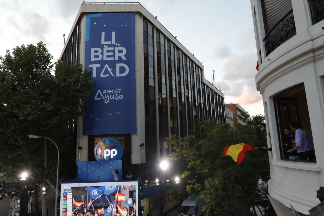 La sede del Partido Popular en la calle Génova el día de las elecciones madrileñas