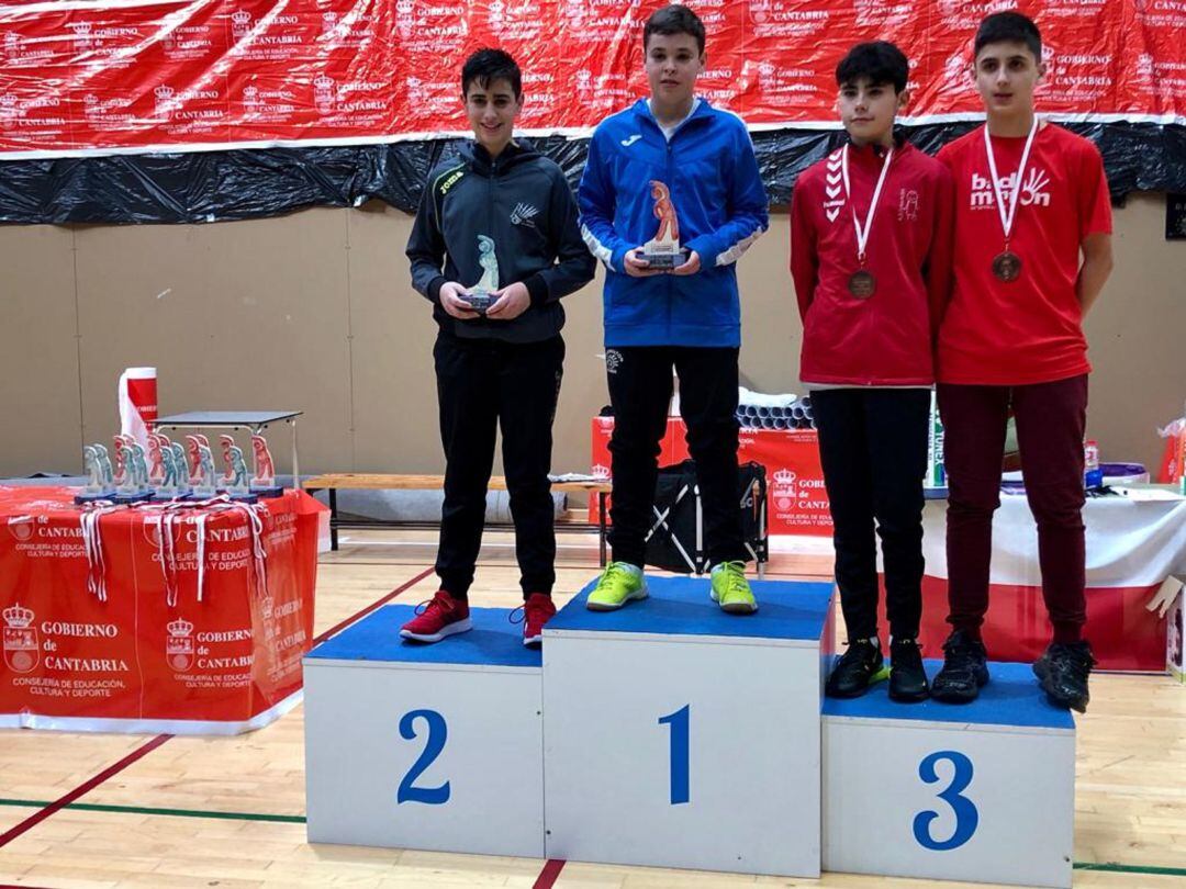 Javier Barrios, en lo más alto del podio del Master Nacional sub 13.