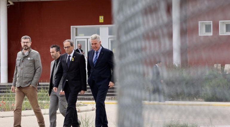 El presidente de la Generalitat, Quim Torra, en su visita a Estremera.