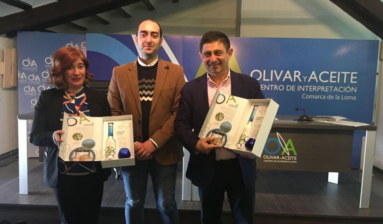 Francisco Reyes visita el centro del Olivar y Aceite