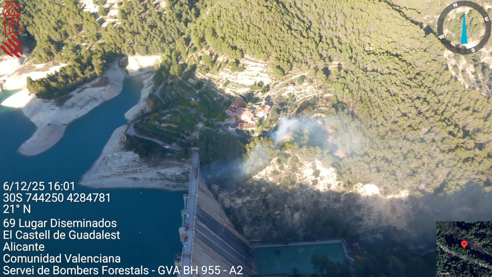 Imagen aérea del incendio declarado en el Embalse de Guadalest. Foto: CPBA