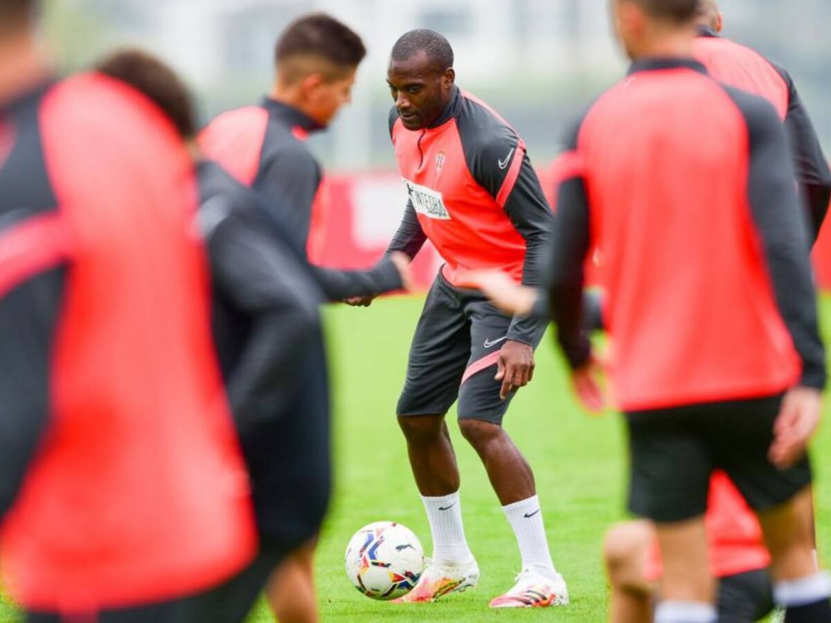 La vuelta de Babin, principal novedad del Sporting para jugar en Málaga