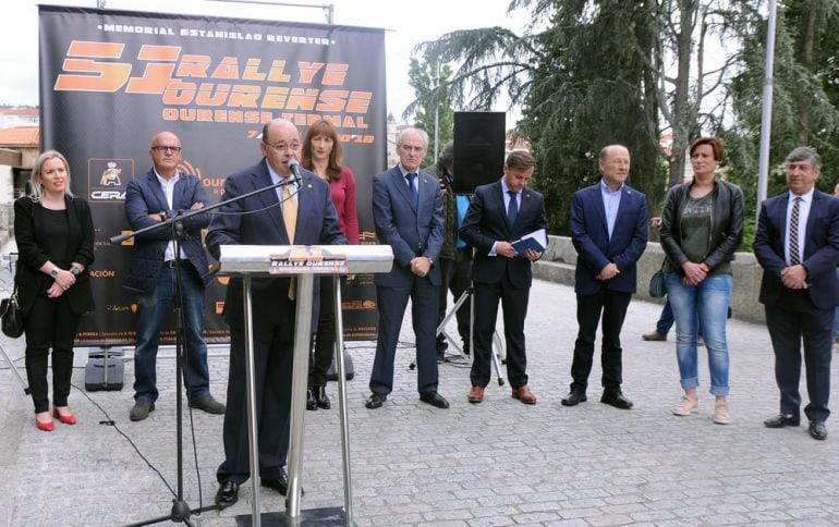 Iván Corral, presidente de la federación gallega de automovilismo,primero en la foto por la derecha, en declaraciones a Ser Deportivos Ourense, ´´ No estoy inhabilitado.´´ 