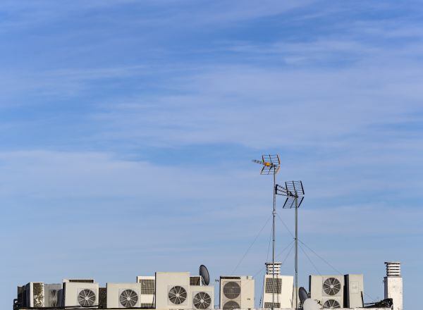 Máquinas de aire acondicionado en tejados.