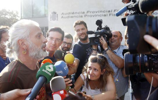 El exgerente de Imelsa Marcos Benavent, a su llegada a la Ciudad de la Justicia de Valencia, donde ha sido citado a declarar por el titular del Juzgado de Instrucción número 18, que investiga el denominado caso Imelsa