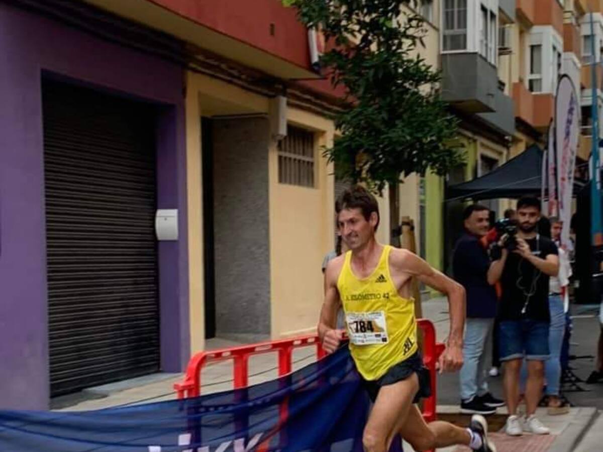Andrés Micó revalida el primer puesto en la carrera de Ontinyent