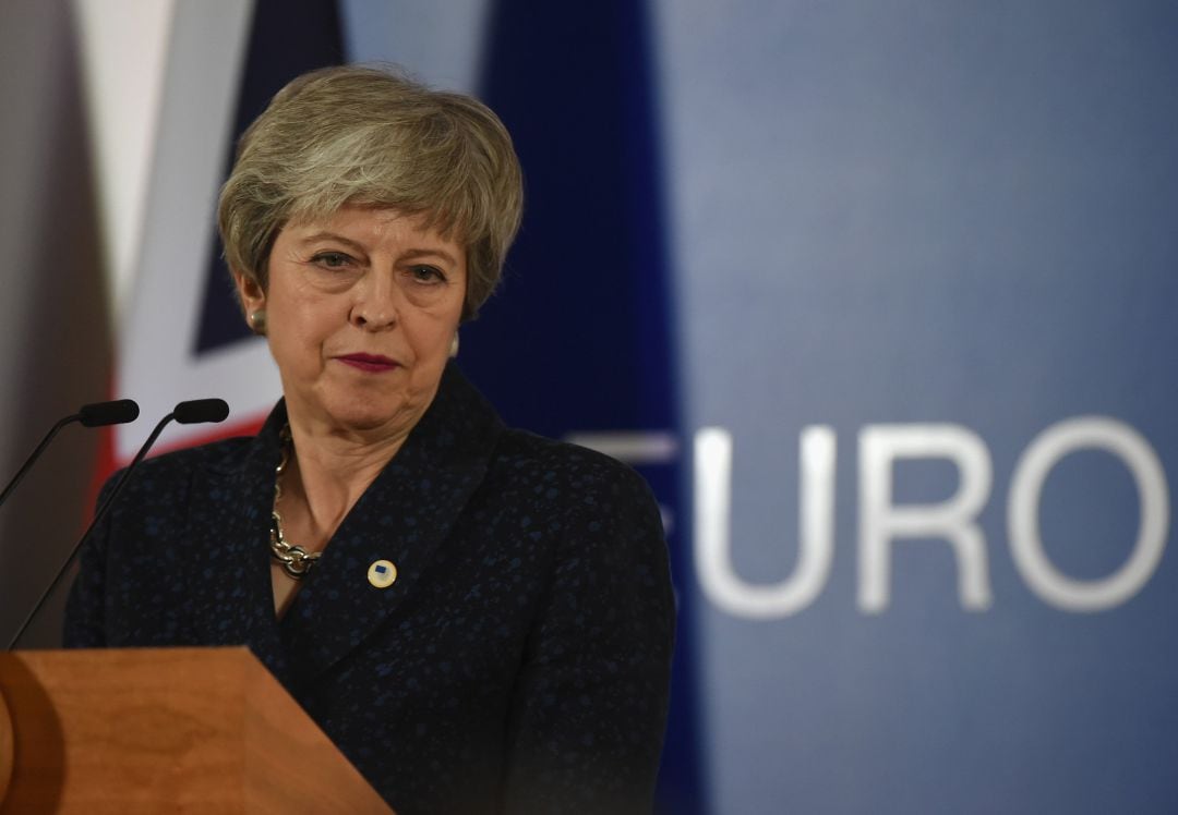 La primera ministra británica, Theresa May, en rueda de prensa tras la reunión con la Comisión Europea