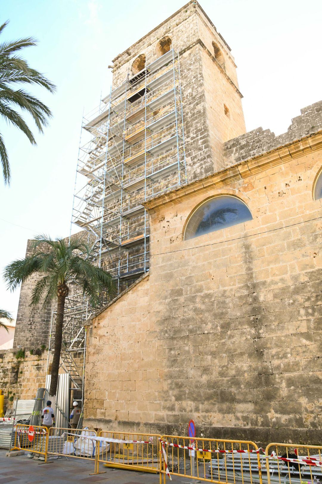 Obras de rehabilitación en la iglesia de San Bartolomé de Xàbia.