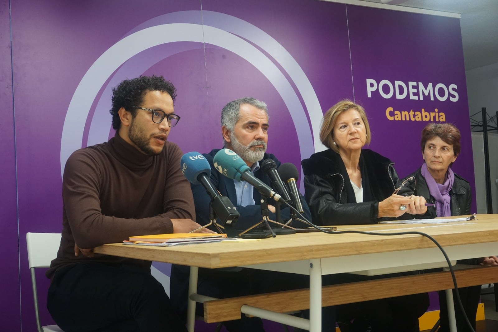 Keruin Martínez encabeza la candidatura conjunta de IU y Podemos en Santander