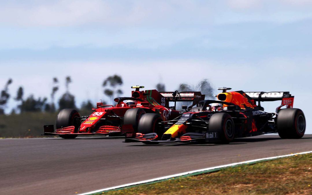 Carlos Sainz, junto a Verstappen en la calificación del GP de Portugal.