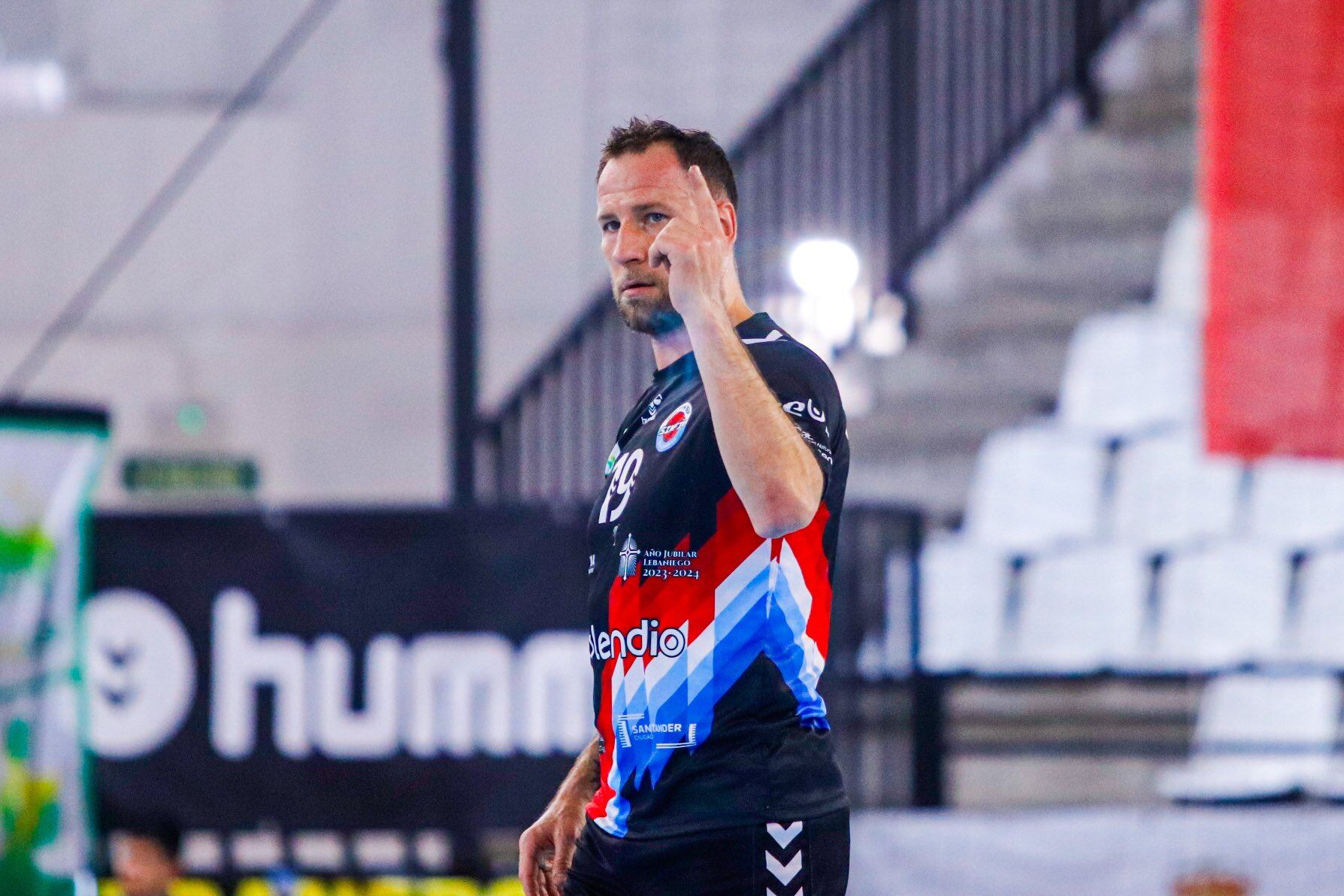 Tiumentsev también podría jugar su último partido con el Blendio Sinfín.