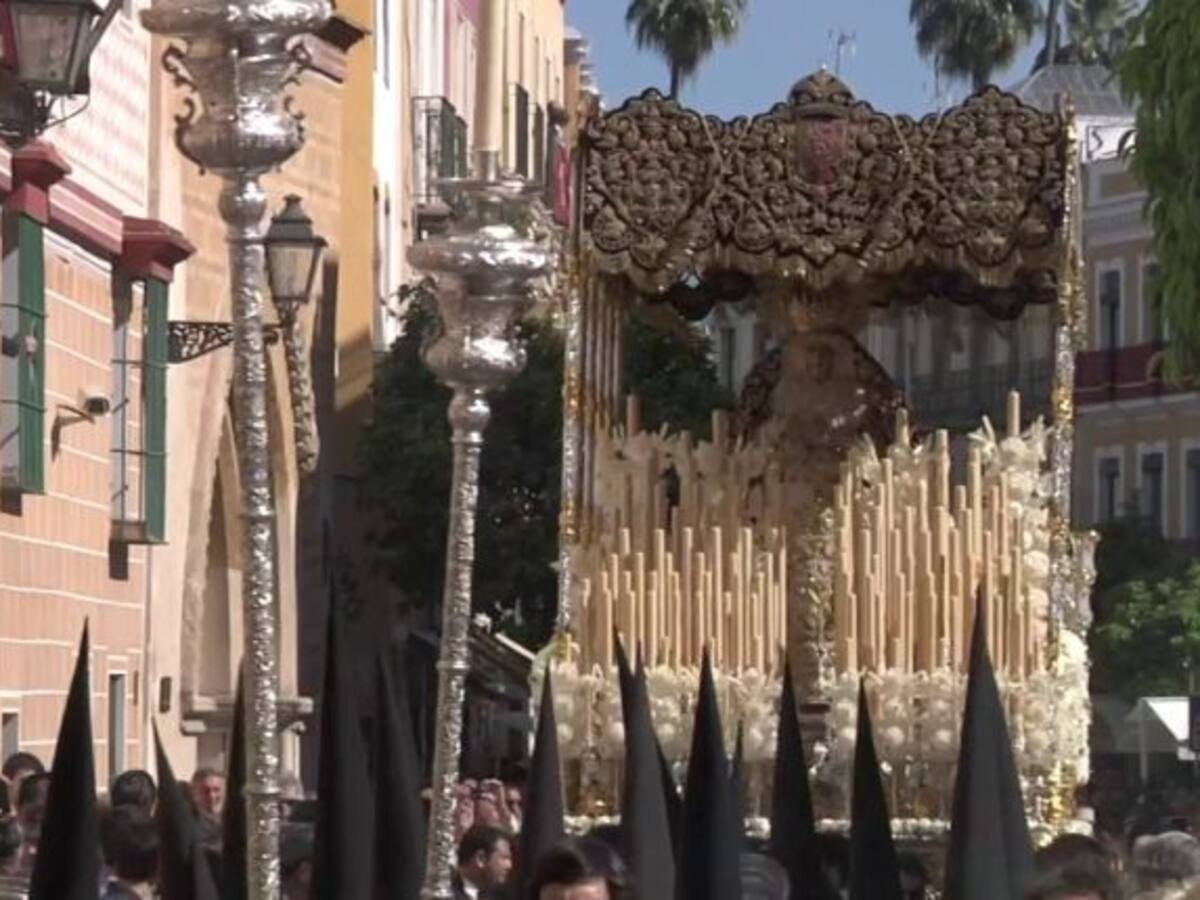 María Santísima del Refugio de la hermandad de San Bernardo por Santa María la Blanca