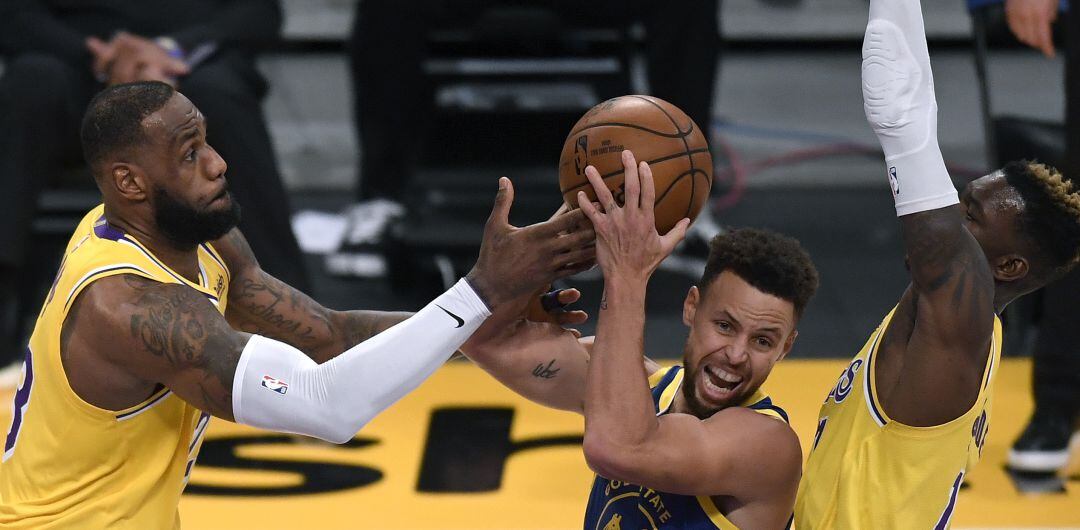 LeBron James y Stephen Curry, durante un Lakers - Warriors de esta temporada