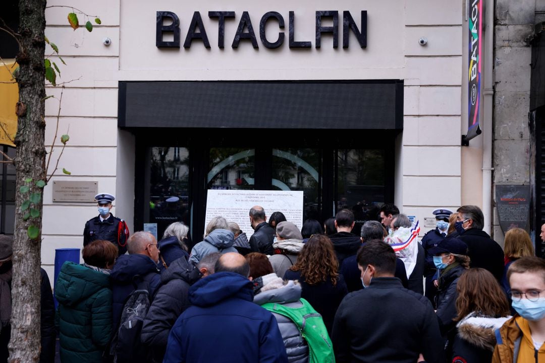 Francia rinde homenaje a las víctimas mortales del atentado de la sala Bataclán. 