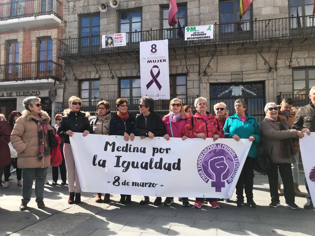 Una de las pancartas que protegonizan los actos del Día de la Mujer en Medina del Campo