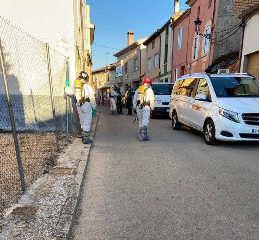 Los Bomberos de Aranda y una patrulla de la Guardia Civil acudieron al aviso del 112