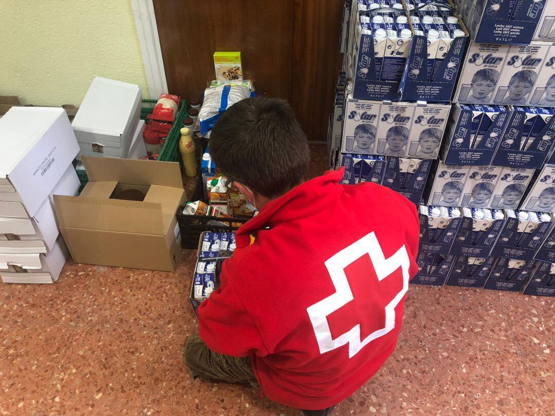 Uno de los objetivos de Cruz Roja Ávila es llevar alimentos a las personas más vulnerables