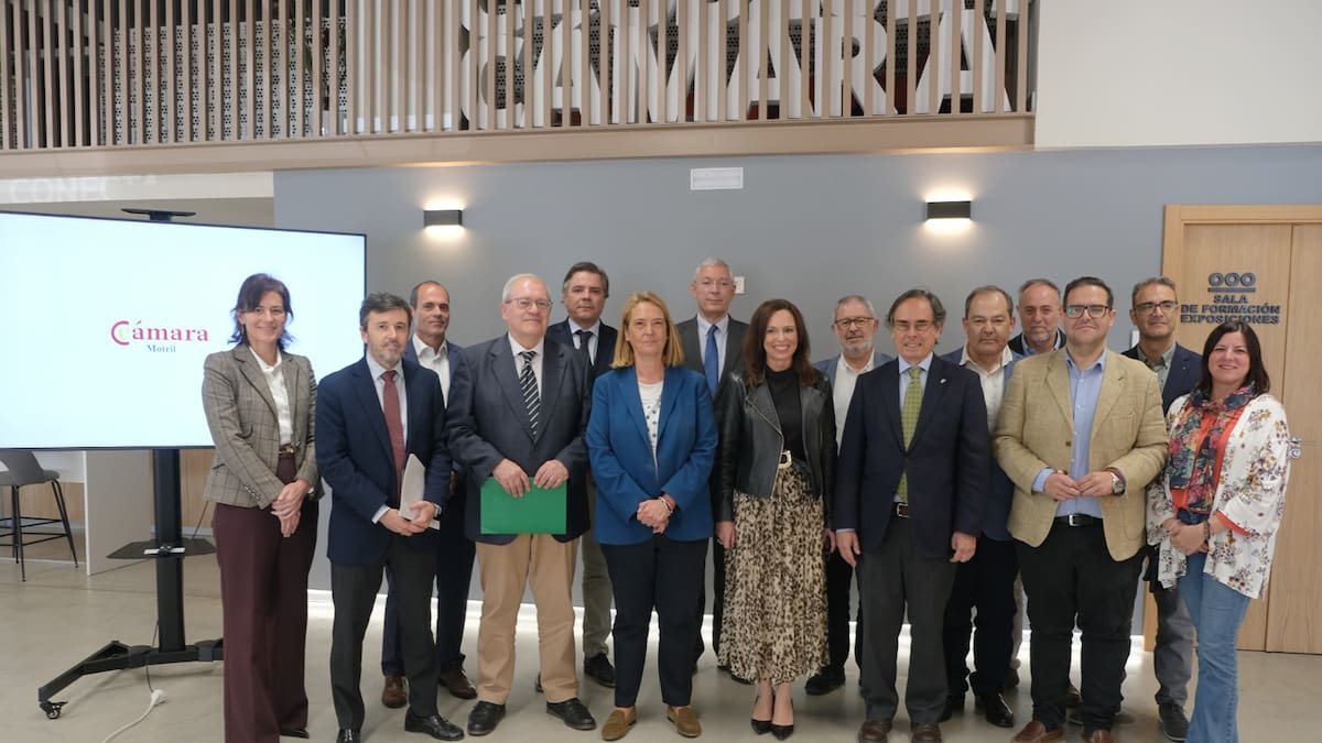 Motril reclama a la Junta las infraestructuras pendientes tras una reunión “histórica” con la consejera de Fomento