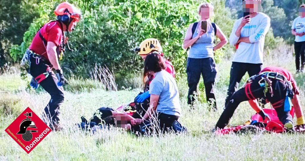 Se ha movilizado un helicóptero de rescate medicalizado Alpha 10 y un grupo especializado de rescate