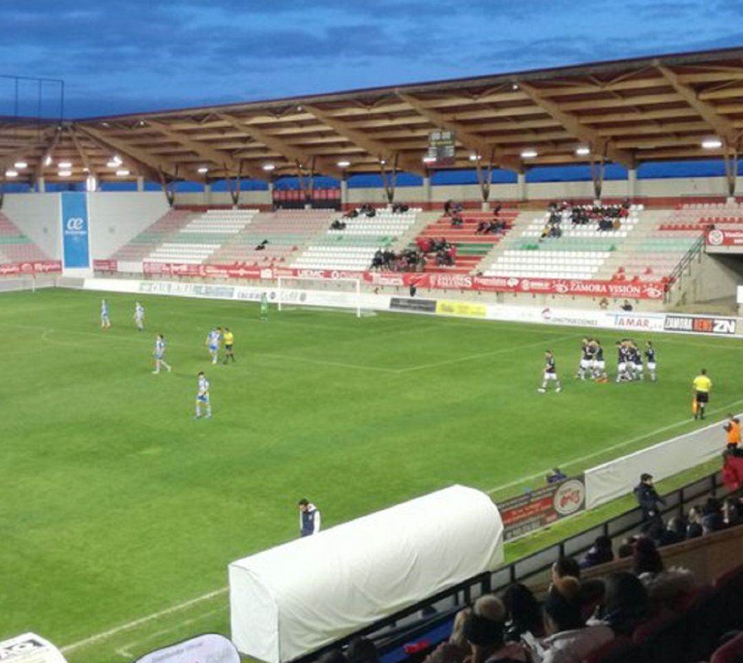 Celebración del primer tanto de un Zamora que hoy visitió de negro