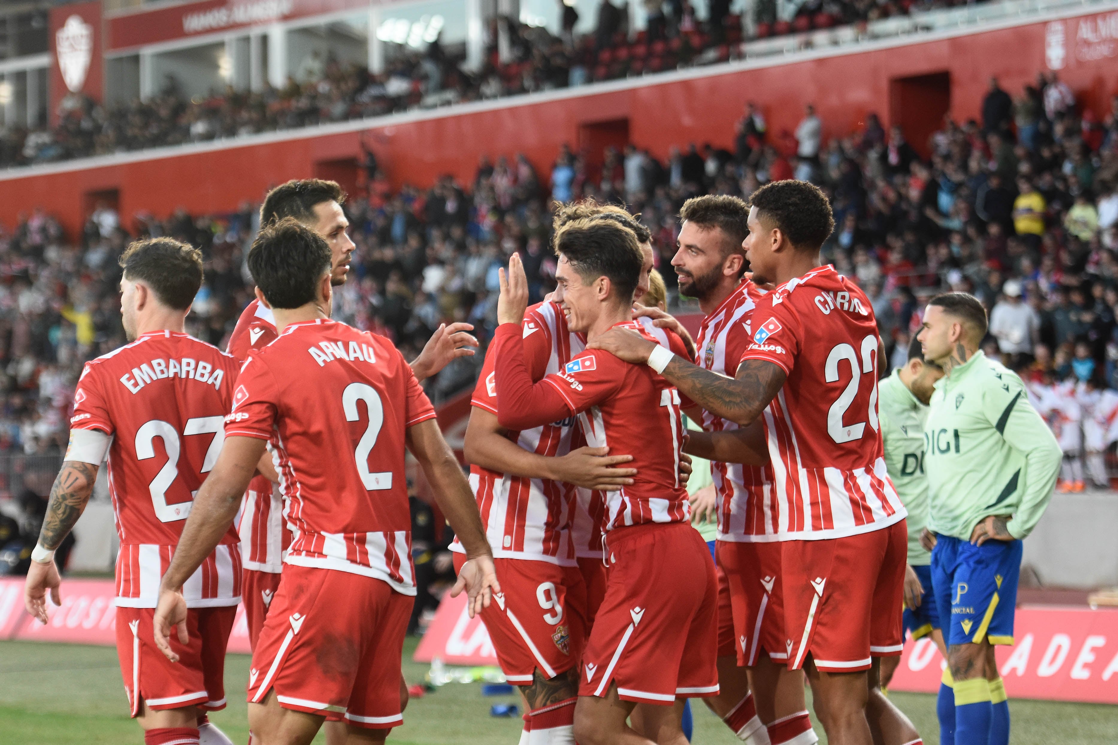 El Almería va sobrado de gol por LaLiga pero su presidente quiere más.