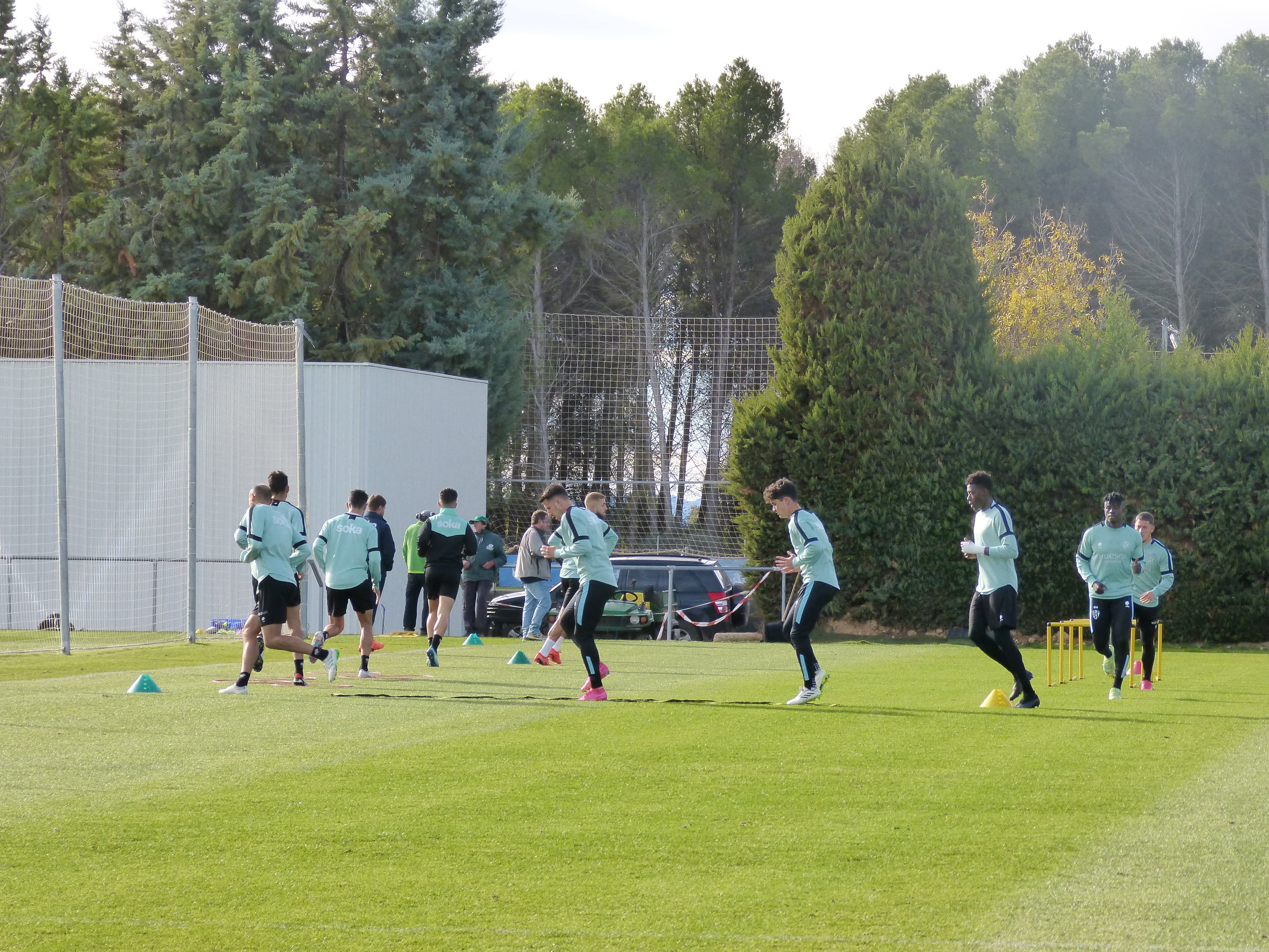 La SD Huesca durante un entrenamiento en la Base Aragonesa de Fútbol