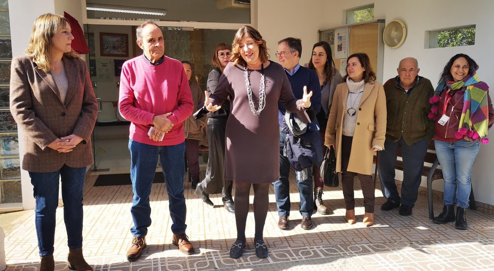 Patricia Gómez junto al doctor jubilado