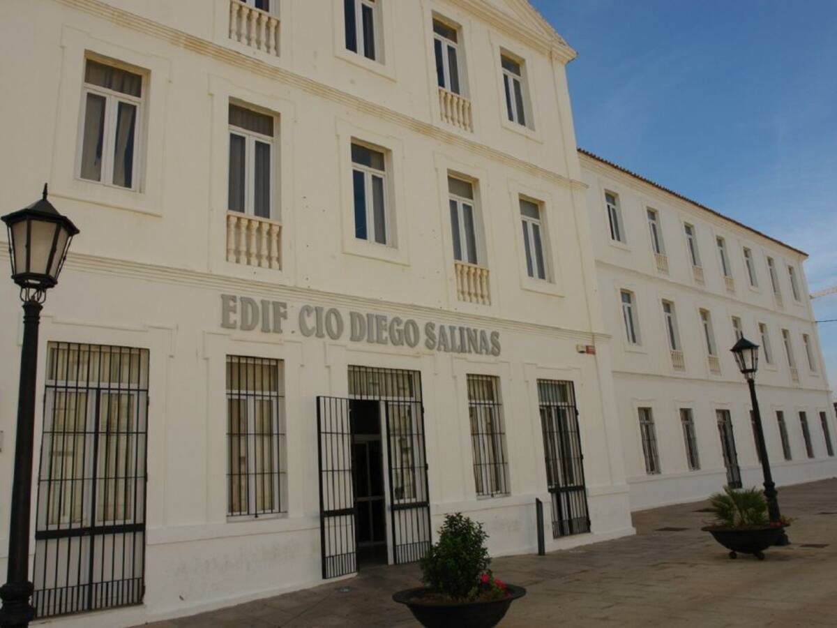 San Roque dispondrá desde el lunes de un nuevo punto de vacunación en el Edificio 'Diego Salinas'