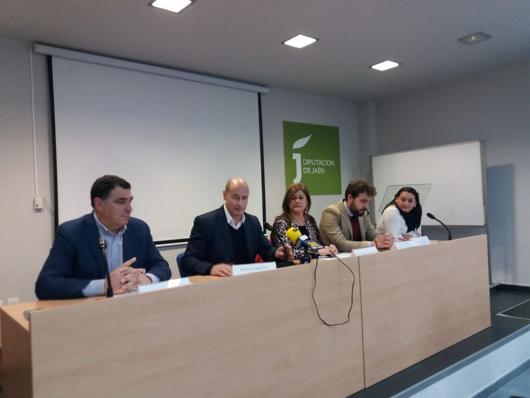 Integrantes de la mesa redonda sobre los 40 años de los ayuntamientos democráticos