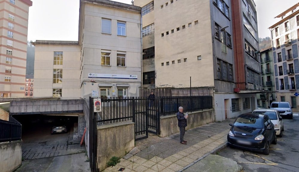Exterior de la oficina del SEPE en Eibar