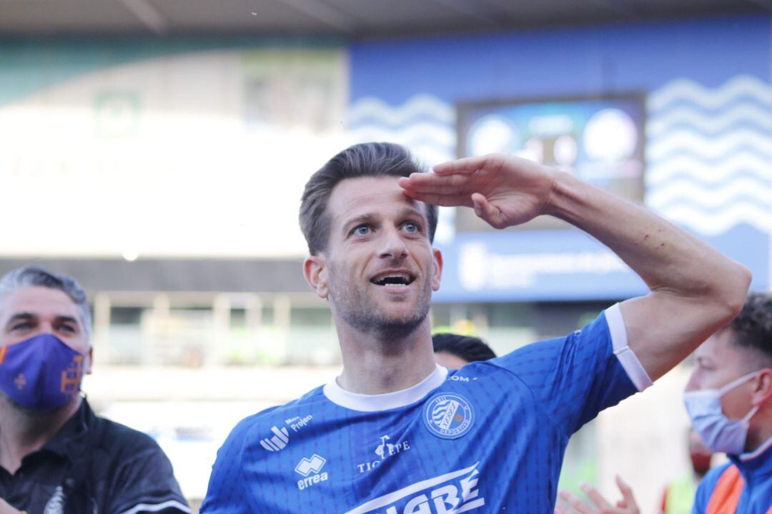 Máyor celebrando su gol ante el Ciudad de Lucena