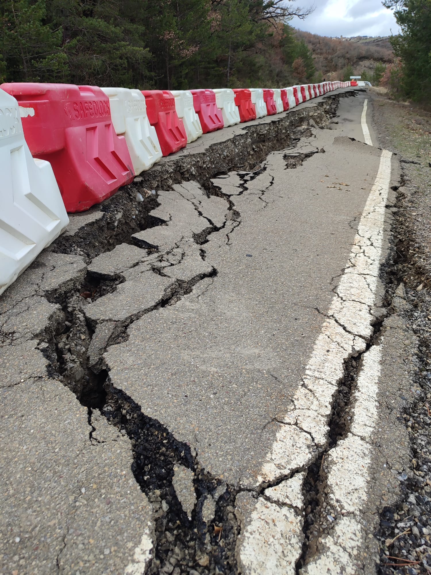 La A-2605 permanece con paso alternativo desde el 11 de febrero