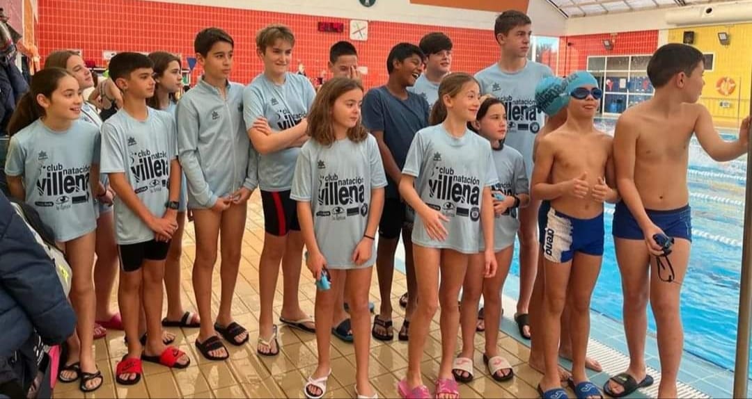 Nadadores del Club Natación Villena