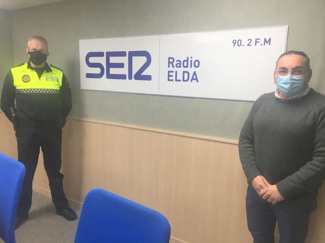 Ernesto López y el concejal, Enrique Quílez en Radio Elda Cadena SER