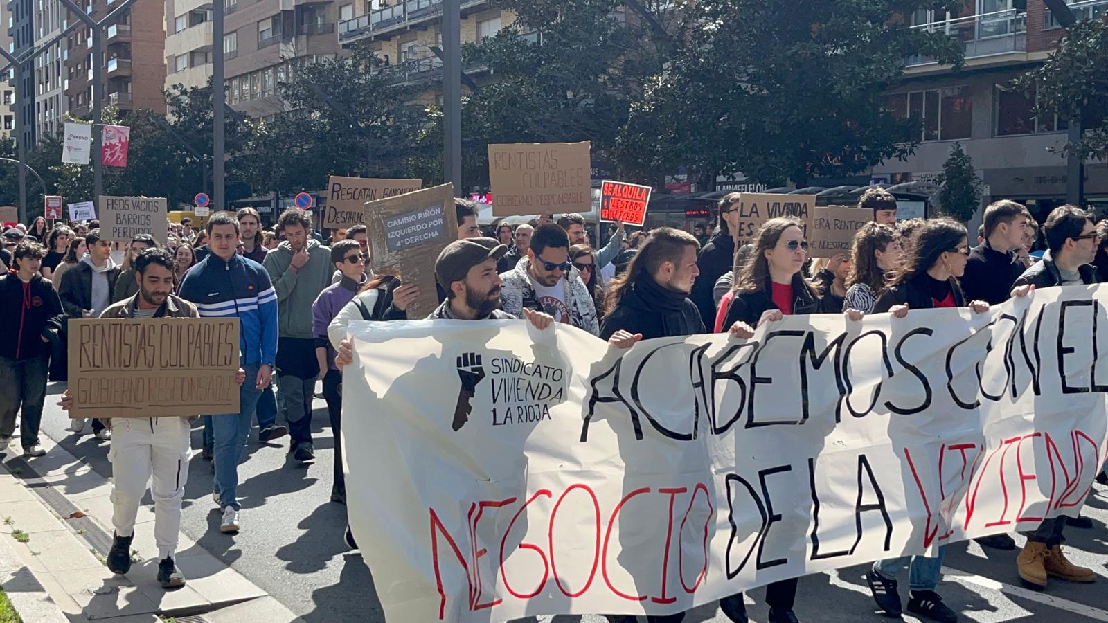 Manifestación en Logroño convocada por el Sindicato de Vivienda de La Rioja, bajo el lema 'Acabemos con el negocio de la vivienda'