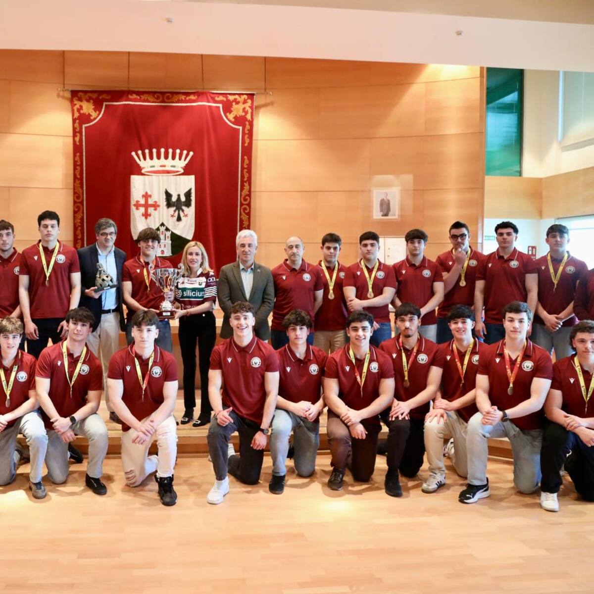 El Ayuntamiento recibe al Alcobendas Rugby Sub-18 tras ganar la Copa de España y la Copa Ibérica