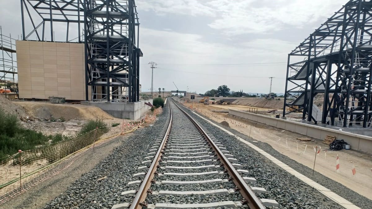 El Gobierno autoriza 108 millones para el montaje de la vía de alta velocidad entre Lorca y Vera