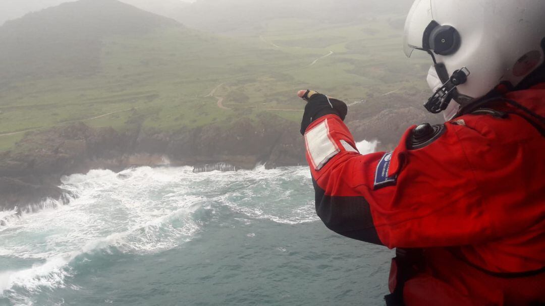 Activado un dispositivo de búsqueda de un pescador caído al mar en Ubiarco