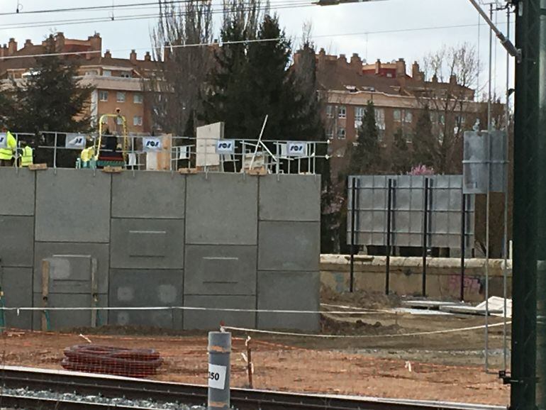 Obras de construcción de la pasarela de Los Tres Pasos