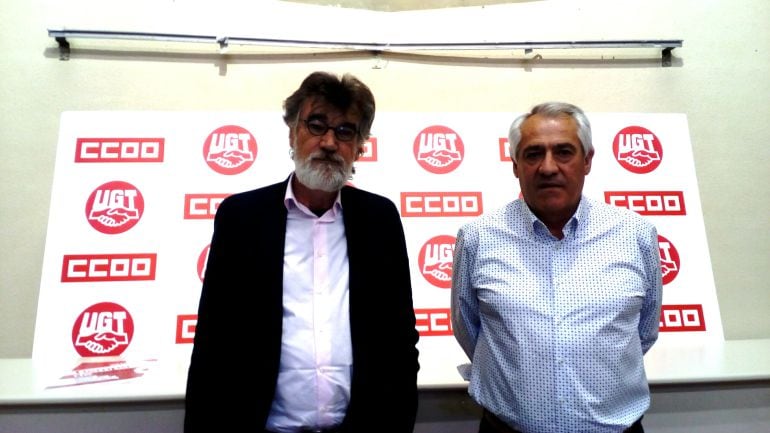 Chechu Rodríguez (CCOO) y Jesús Santos (UGT) tras presentar la manifestación de 1 de Mayo en Pamplona