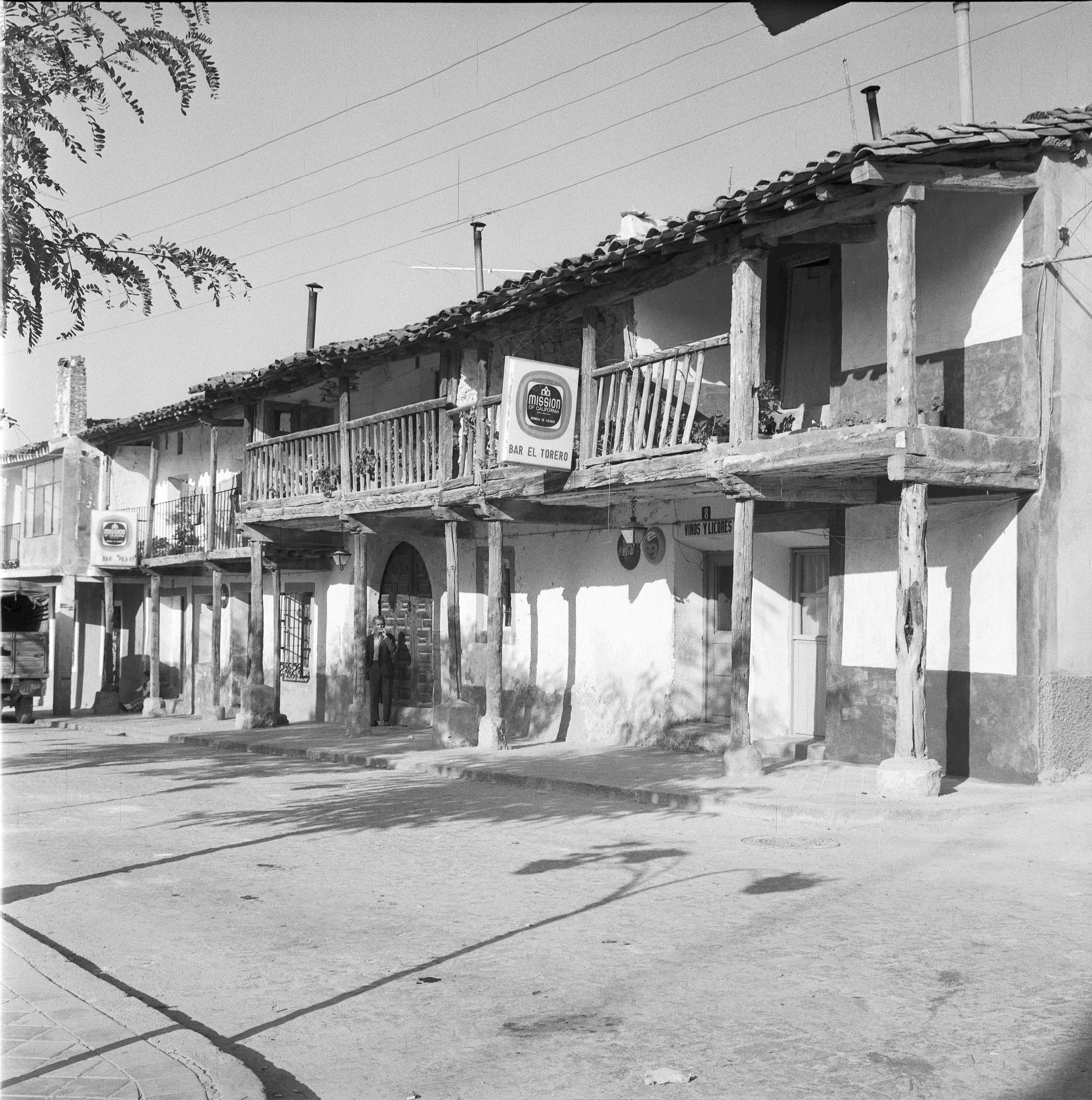 Plaza Mayor de Beteta (Cuenca) en 1973.