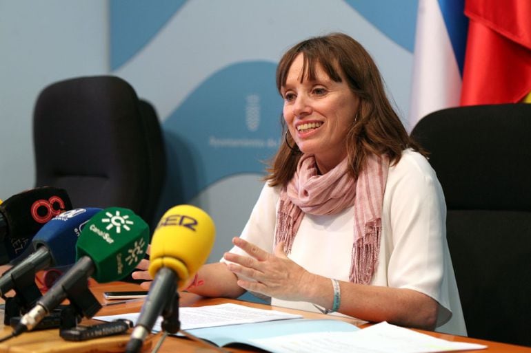 Laura Álvarez durante una rueda de prensa en el Ayuntamiento de Jerez