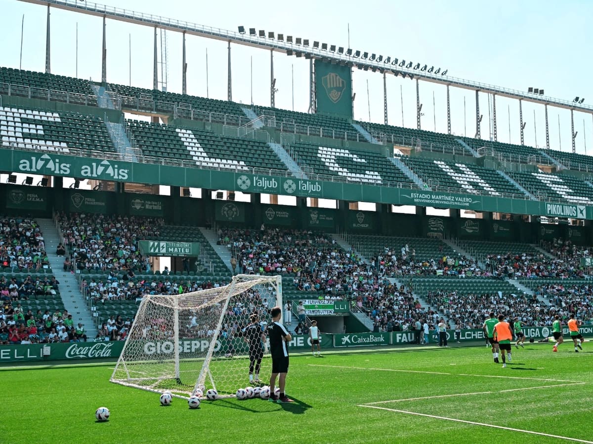 El Elche CF organiza una nueva jornada de 'Coles Franjiverdes'