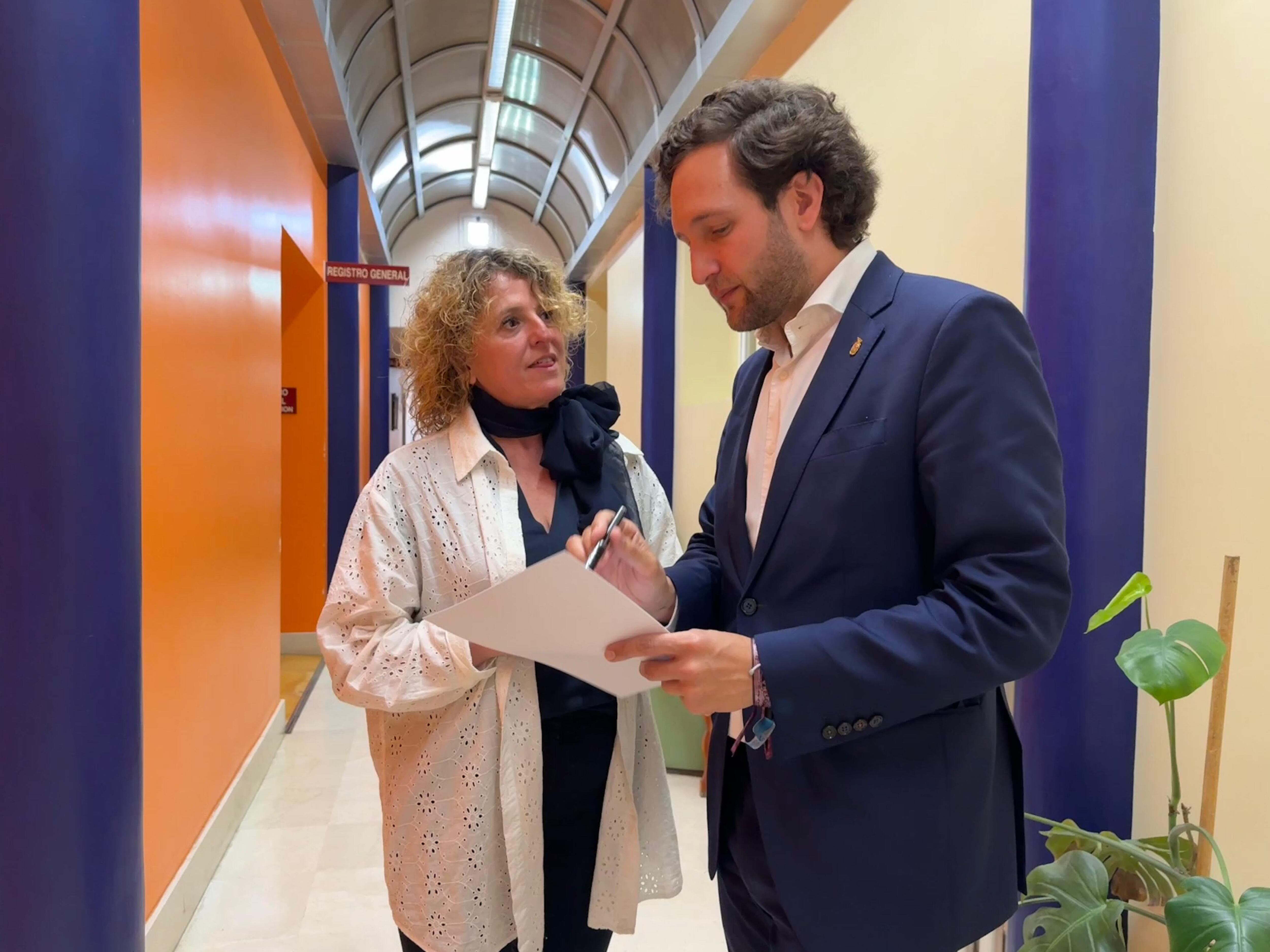 Marian Bandrés, presidenta de ACOMSEJA, e Isaac Claver, presidente de la DPH