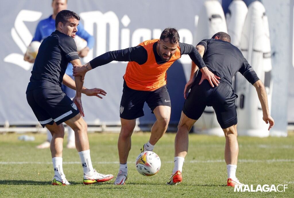 Javi Jiménez, en un entrenamiento del Málaga