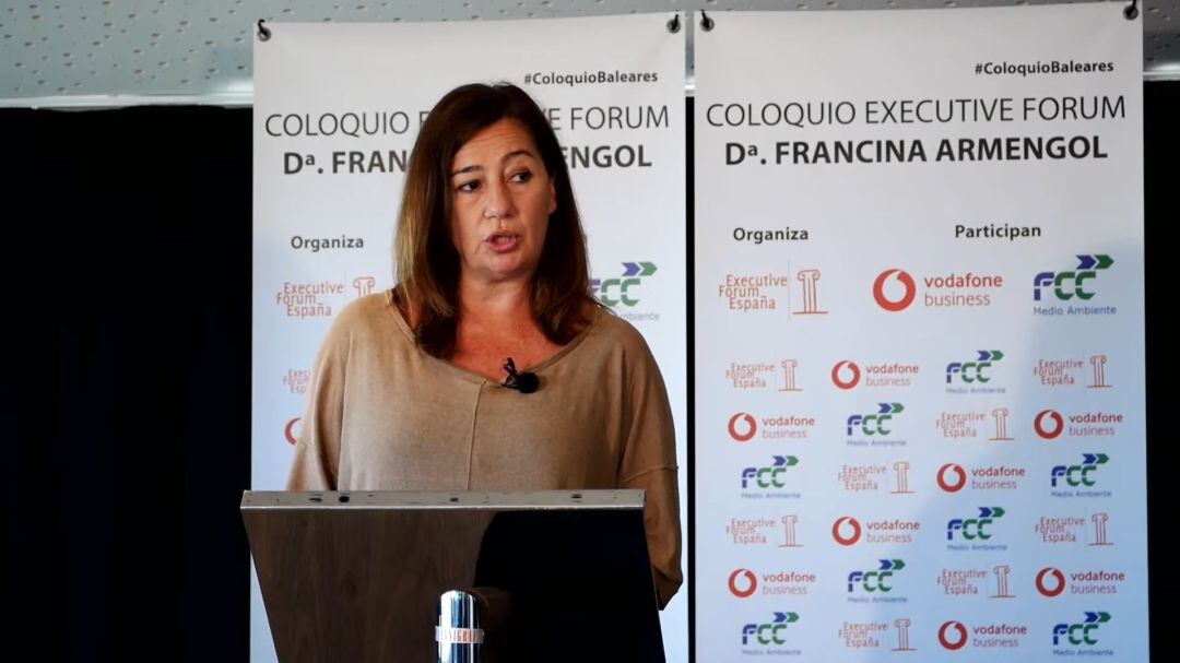 La presidenta del Govern, Francina Armengol, participa en el coloquio de Executive Forum.