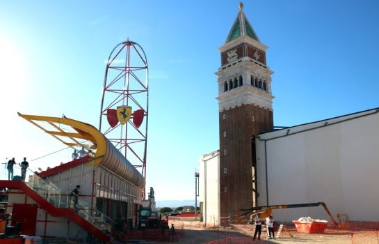 La réplica del Campanille de la Piazza San Marcos en Venecia.